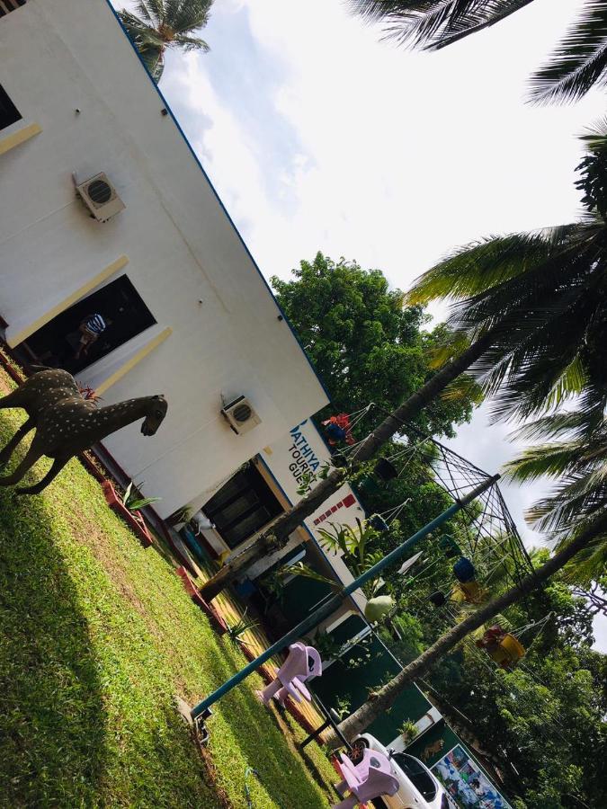 Bathiya Tourist Guest Anuradhapura Hotel Exterior photo