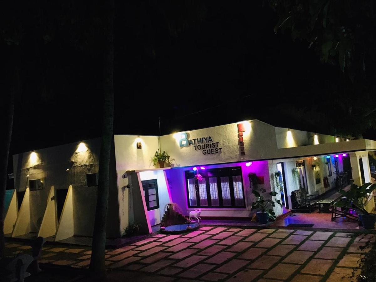 Bathiya Tourist Guest Anuradhapura Hotel Exterior photo